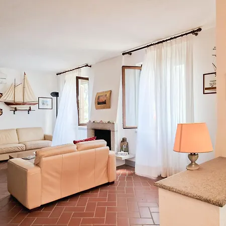 Mirella Villa *